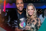 Thalles Roberto e sua esposa Dany Campos, durante o lançamento da Bíblia 'Ide'.