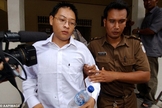 Andrew Chan integrava a rede de narco-tráfico chamada "Os Nove de Bali" e converteu-se ao protestantismo tempos após ser detido sob a acusação de comércio ilegal de entorpecentes.
