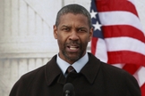 Denzel Washington é ator premiado em diversas categorias com o Oscar (maior prêmio do cinema internacional) e tem confessado sua fé cristã publicamente nos últimos meses.
