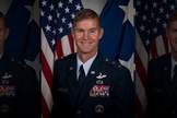 Craig Olson é Major General da Força Aérea dos Estados Unidos e diretor executivo do programa na Base Aérea de Hanscom, em Massachusetts, onde tem mais de 2.200 pessoas sob seu comando.