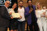 Naldo apresentou a filha, Maria Victória à Igreja em uma cerimônia para poucos amigos, no Rio de Janeiro.