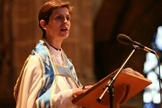 Rev. Libby Lane, primeira bispa mulher da Igreja da Inglaterra desde março. 