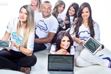 O site mantém uma equipe que vai chegar a 14 pessoas excluindo conteúdos imorais.