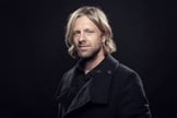 Jon Foreman é cantor, compositor, instrumentista e líder da banda Switchfoot