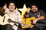 A parceria foi ideia de Valadão, amigo da dupla que também é evangélica. 
