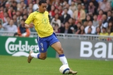 Ricardo Oliveira completou 15 anos de carreira nesta semana e e já disputou 11 jogos pela seleção brasileira de futebol. Atualmente, é artilheiro do Brasileirão com 17 gols, jogando pelo Santos F.C.
