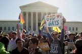 Manifestantes fazem ato a favor do casamento gay, em frente à Suprema Corte dos Estados Unidos, em abril de 2015. (Foto: REUTERS / JOSHUA ROBERTS)