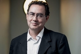 O médico, psiquiatra e escritor Augusto Cury deixou de ser ateu ao estudar sobre as características de Cristo. (Foto: Patrícia Zaidan)