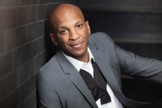 Donnie McClurkin é conhecido como um dos principais cantores gospel dos Estados Unidos. (Foto: Bet Networks)