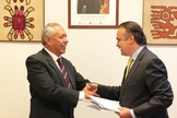 Embaixador da Bolívia, José Kinn Franco (à esq.) em encontro com o deputado federal Roberto de Lucena. (Foto: Roberto de Lucena)