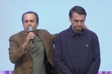 Jair Bolsonaro recebe oração e apoio de Silas Malafaia durante campanha eleitoral. (Foto: Reprodução/YouTube)