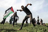 Palestinos atacam em Gaza. (Foto: Middle East Eye)
