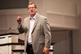 O autor Lee Strobel teve sua história contada no filme Em Defesa de Cristo. (Foto: Universidade Batista de Dallas)