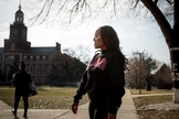 Mya Thompson, aluna da Universidade Howard, devia cerca de 2,5 mil dólares em mensalidades. (Evelyn Hockstein/Washington Post)