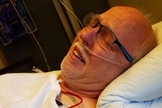 Pastor Mike Olsen no Hospital Judaico após transplante de pulmão. (Foto: The New Mike Olsen Medical Fund via GoFundMe)