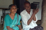 Gagana e Shreyars ouviram um programa de rádio e descobriram o amor de Deus. (Foto: Gospel For Asia)