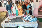 Cristão agredido por radicais hindus dentro de casa. (Foto: Divulgação/Ásia News)