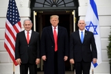 Premiê israelense, Benjamin Netanyahu, presidente dos EUA, Donald Trump e o vice Mike Pence em Washington. (Foto: Saul Loeb/AFP)