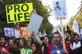 Em 2014, aproximadamente 1 milhão de pessoas foram às ruas para protestar contra o aborto na Espanha. (Foto: Sergio Pérez / Reuters)