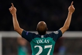 Lucas Moura comemora um de seus gols em partida da Liga dos Campeões. (Foto: Reprodução/Instagram)