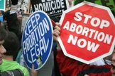 Grupos pró-vida protestam contra aborto nos EUA. (Foto: AFP/Getty)