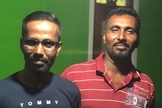 Arasaratnam Verl à direita, com seu irmão, Nithan, à esquerda. (Foto: Portas Abertas)