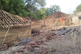 Casas dos cristãos tribais foram destruídas pelos aldeões em Chhattisgarh, na Índia. (Foto: Reprodução/Morning Star News)
