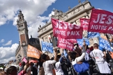 Milhares marcharam para testemunhar sua fé em Jesus na França. (Foto: Reprodução/Evangelical Focus)