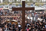 Multidão de cristãos coptas do Egito. (Foto: Reprodução/Getty)