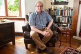 O doutor David Mackereth afirma que foi demitido como assessor de benefícios por causa de suas crenças religiosas. (Foto: Reprodução/Andrew Fox)