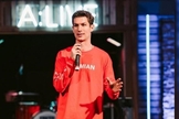 Ben Courson durante pregação. (Foto: Reprodução/PureFlix)