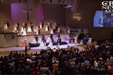 Casamento coletivo na igreja Concord Church em Dallas. (Foto: Reprodução/CBN News)