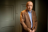 Dr. Enver Tohti, um ex-cirurgião da China que agora trabalha como motorista do Uber no Reino Unido, e diz ter participado de extrações de órgãos ordenadas pelo PCC. (Foto: Reprodução/Paul Grover)