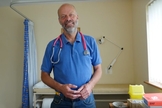 O médico Richard Scott, denunciado por orar com pacientes corria o risco de perder sua licença profissional. (Foto: Reprodução/Christian Headlines)