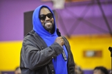 Kanye West celebrou um ano do Sunday Service com moradores de rua, em Los Angeles. (Foto: Valerie Goodloe/L.A. Sentinel)