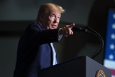 O presidente Donald Trump fala em evento no Ministério Internacional Rei Jesus, em 3 de janeiro de 2020, em Miami. (Foto: Evan Vucci /AP)