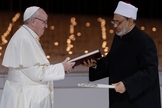Papa Francisco e o Sheik Ahmed el-Tayeb, o grande imã de Al-Azhar do Egito, trocaram uma declaração conjunta sobre “fraternidade humana” em 2019. (Foto: AP Photo/Andrew Medichini)