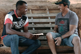Sandro Pereira divide sua rotina entre o trabalho na roça e estudos bíblicos. (Foto: Igreja Adventista do Sétimo Dia)