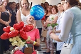 Emanuele Mendes de Marchi foi homenageada por médicos e enfermeiros. (Foto: Hospital Bom Samaritano)