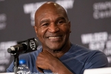 Evander Holyfield é tetracampeão mundial de boxe. (Foto: Esther Lin / Showtime)