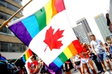 Canadá pressiona por lei que favorece opção homossexual. (Foto: Reprodução/Twitter/Metro)