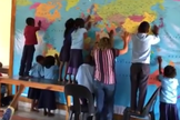 Crianças do projeto Kutsemba Ka África (Acreditar em África) clamando pelas nações. (Foto: Reprodução/YouTube)