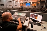 Transmissão do culto do MEVAM, na noite de quarta-feira (25). (Foto: Reprodução/Instagram)