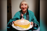 Italica Grondona na comemoração dos seus 102 anos. (Foto: Reprodução/CNN)