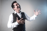 Regis Danese está lançando seu novo clipe "Desertos". (Foto: Divulgação)