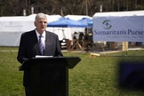 Franklin Graham em discurso no hospital de campanha no Central Park. (Foto: Reprodução/Samaritan’s Purse)