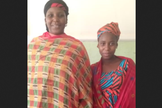 Sadiya Amos Chindo, sequestrada em janeiro de 2020, voltou para sua mãe depois de um mês. (Foto: Reprodução/WWM)