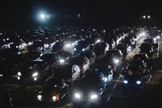 Estacionamento lotado de automóveis dos fiéis que participaram do culto drive-in, no sábado (6). (Foto: Reprodução/Facebook)