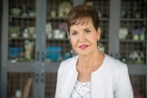 Joyce Meyer fala sobre pensamentos que drenam a energia. (Foto: Reprodução/Joyce Meyer)