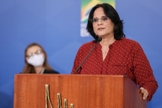 Ministra Damares no lançamento da campanha de enfrentamento à violência doméstica. (Foto: Marcos Corrêa/PR)